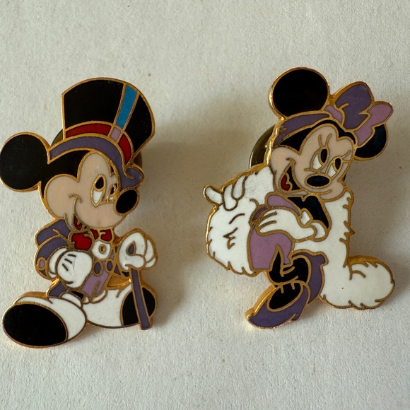RARE 1989 FANCY MICKEY & MINNIE PINS - Picture 1 of 3